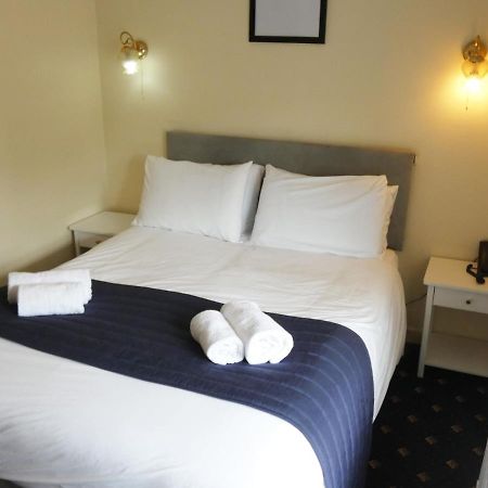 The Riverside Hotel Монмут Экстерьер фото